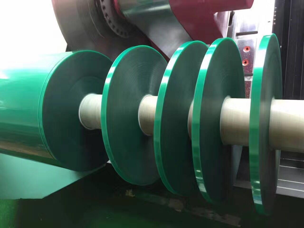 PET高溫膠帶與馬拉膠帶有什么區(qū)別